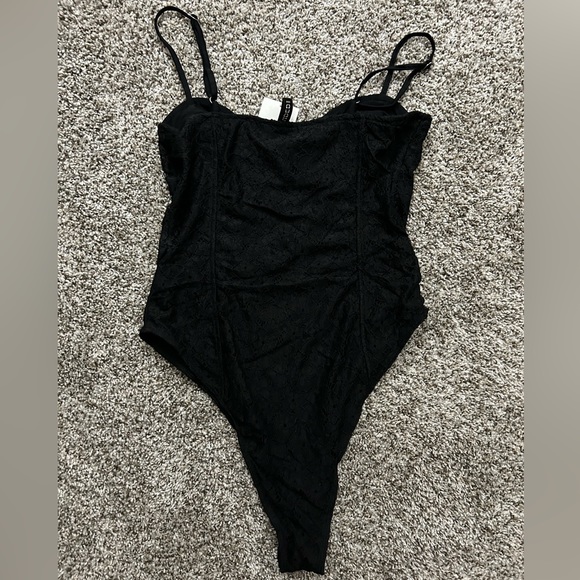 H&M lace bodysuit - Picture 2 of 3